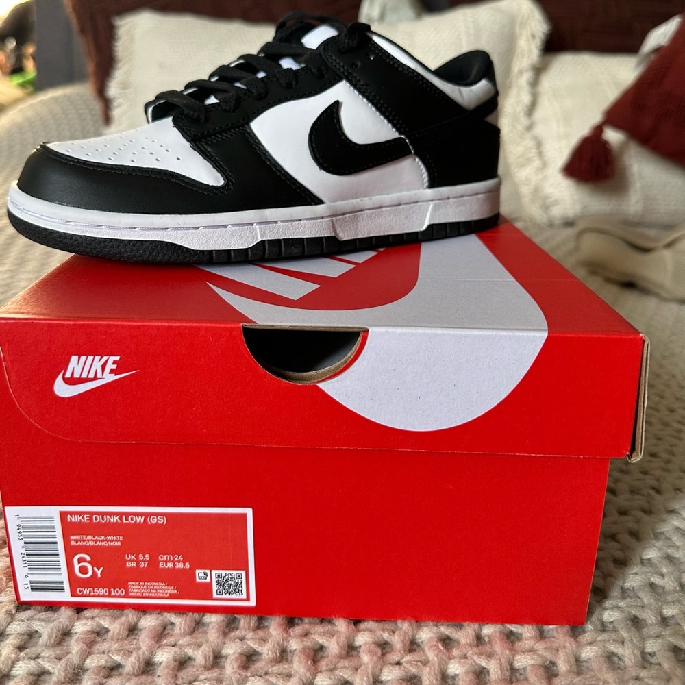 Nike Panda Dunk 6 Youth, womens 7.5